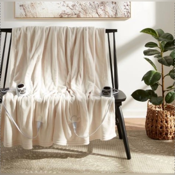 Threshold Bedding Queen Biddeford Electric Heated Plush Blanket